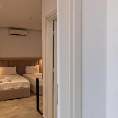Hotel Monel