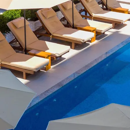 Monel Hotel 4*