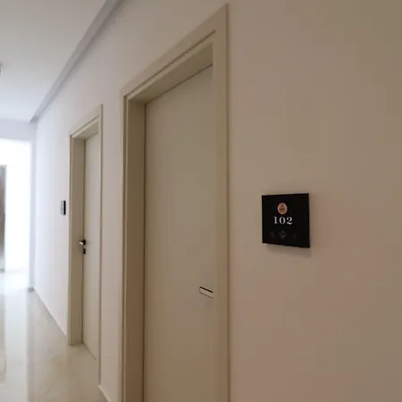 Hotel Monel 4*