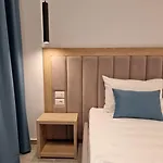 Monel فندق كساميل