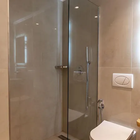Monel Hotel Ksamil