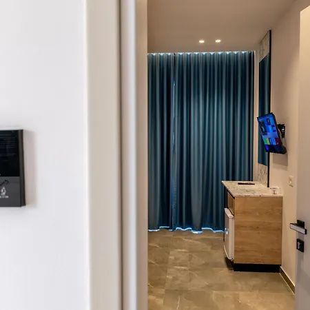 Monel Hotel